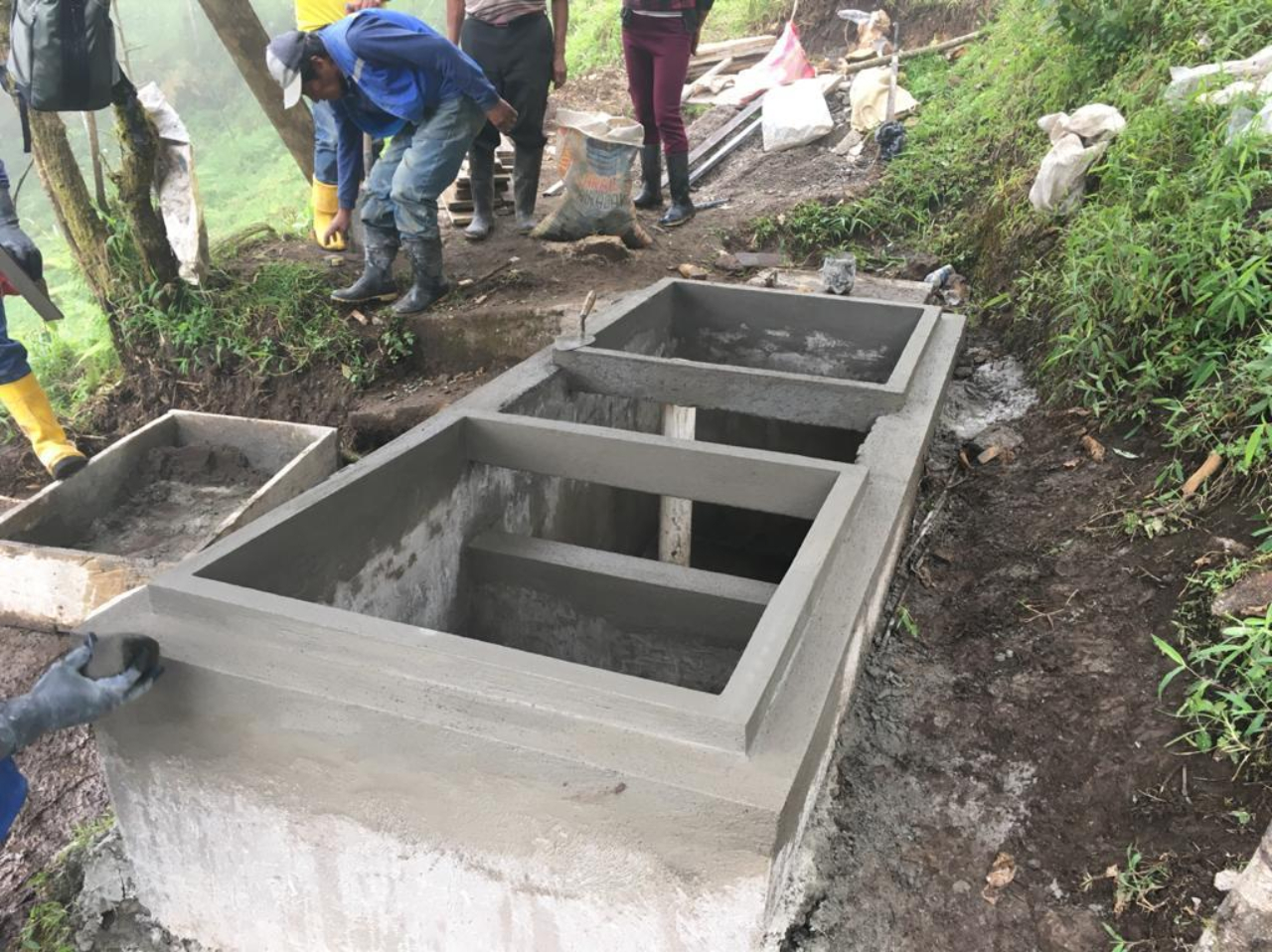 PREFECTURA DEL AZUAY ATIENDE SISTEMA DE RIEGO HIERBA BUENA – VILLANUEVA