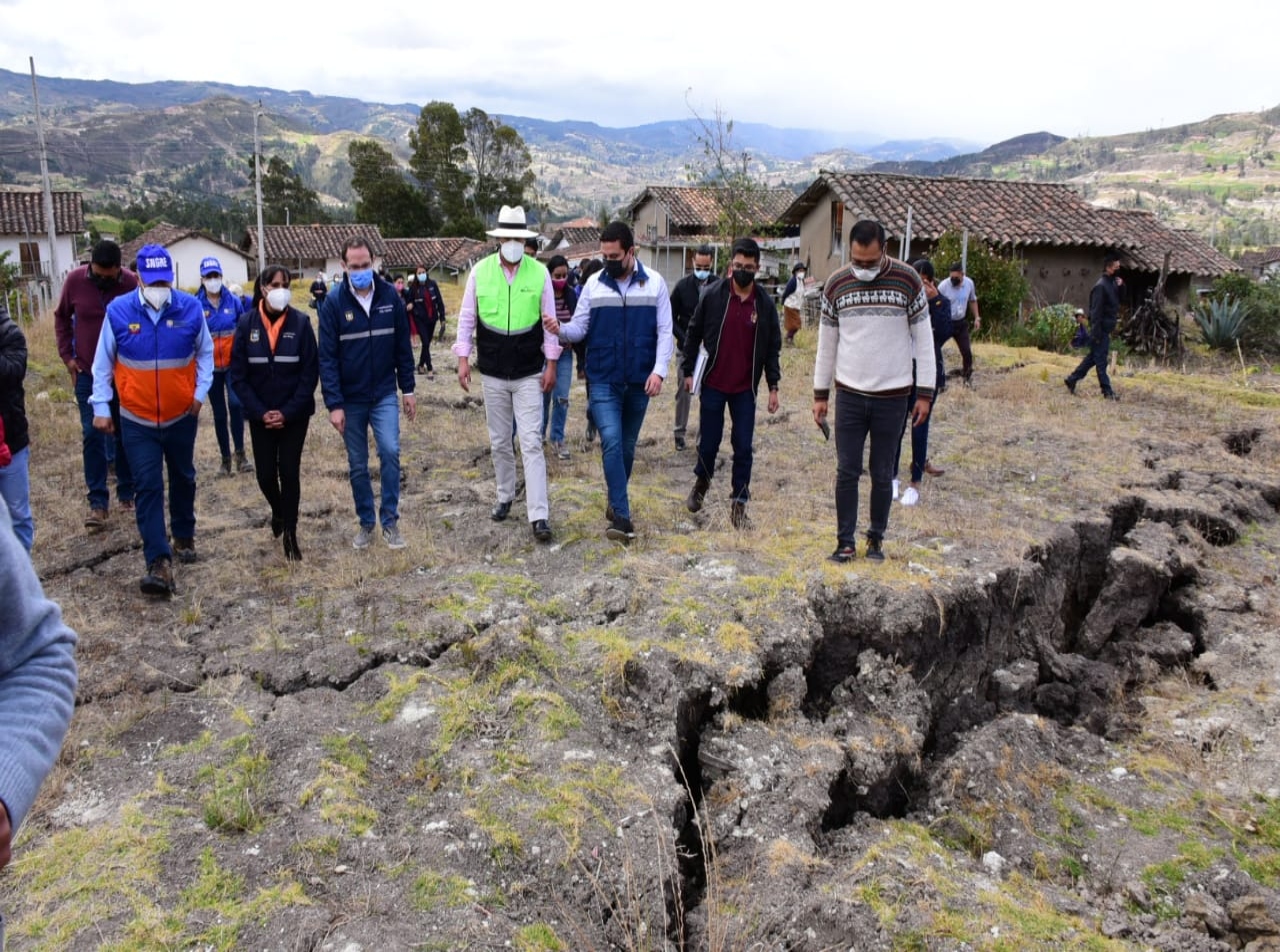 ACCIONES PARA MITIGAR DESLIZAMIENTO EN BARRIO ROSAS DE NABÓN