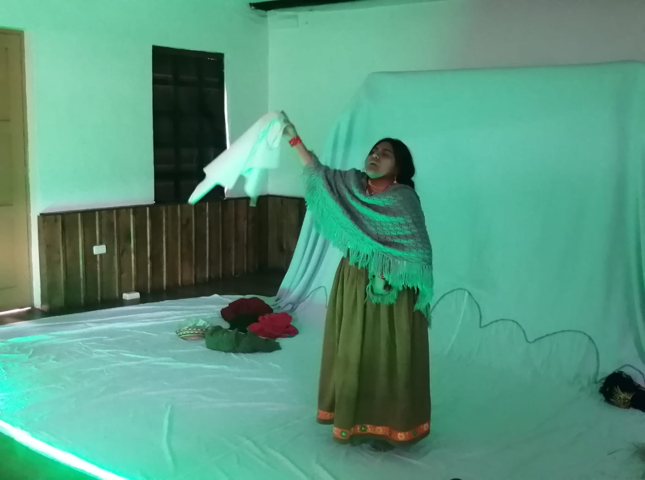 LA PREFECTURA DEL AZUAY RECONOCE EL ROL DE LA MUJER RURAL A TRAVÉS DE LA OBRA “MUJERES, LUCHA Y REBELDÍA”