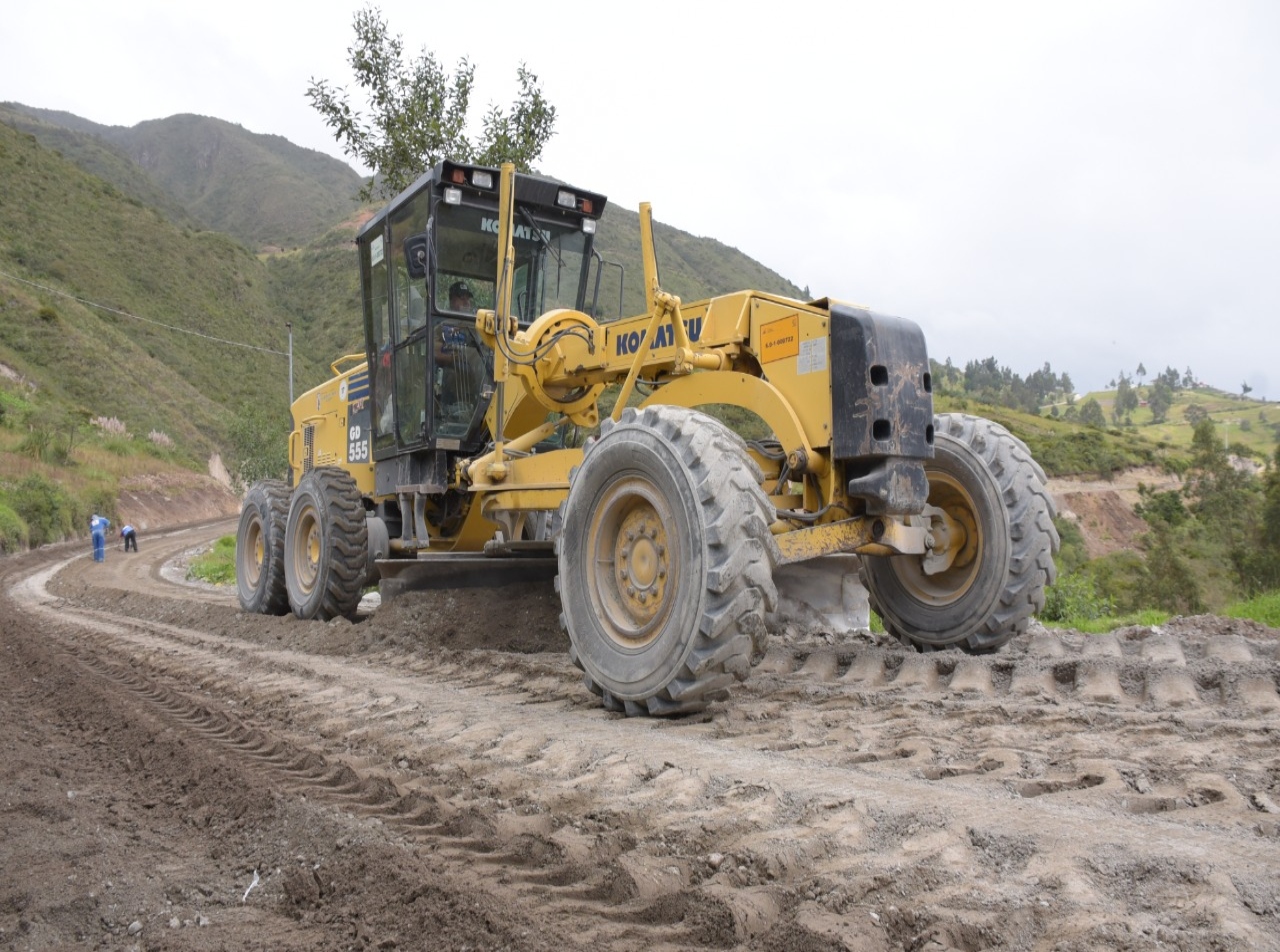 AVANZA EN UN 75% EL MEJORAMIENTO DE LA VÍA SERRAG – LUDO