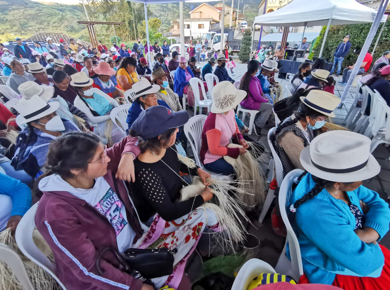 AGROPRODUCTORES DE 9 COMUNIDADES DE LA UNIÓN FUERON BENEFICIADOS CON LA ENTREGA DE ABONO Y PLANTAS