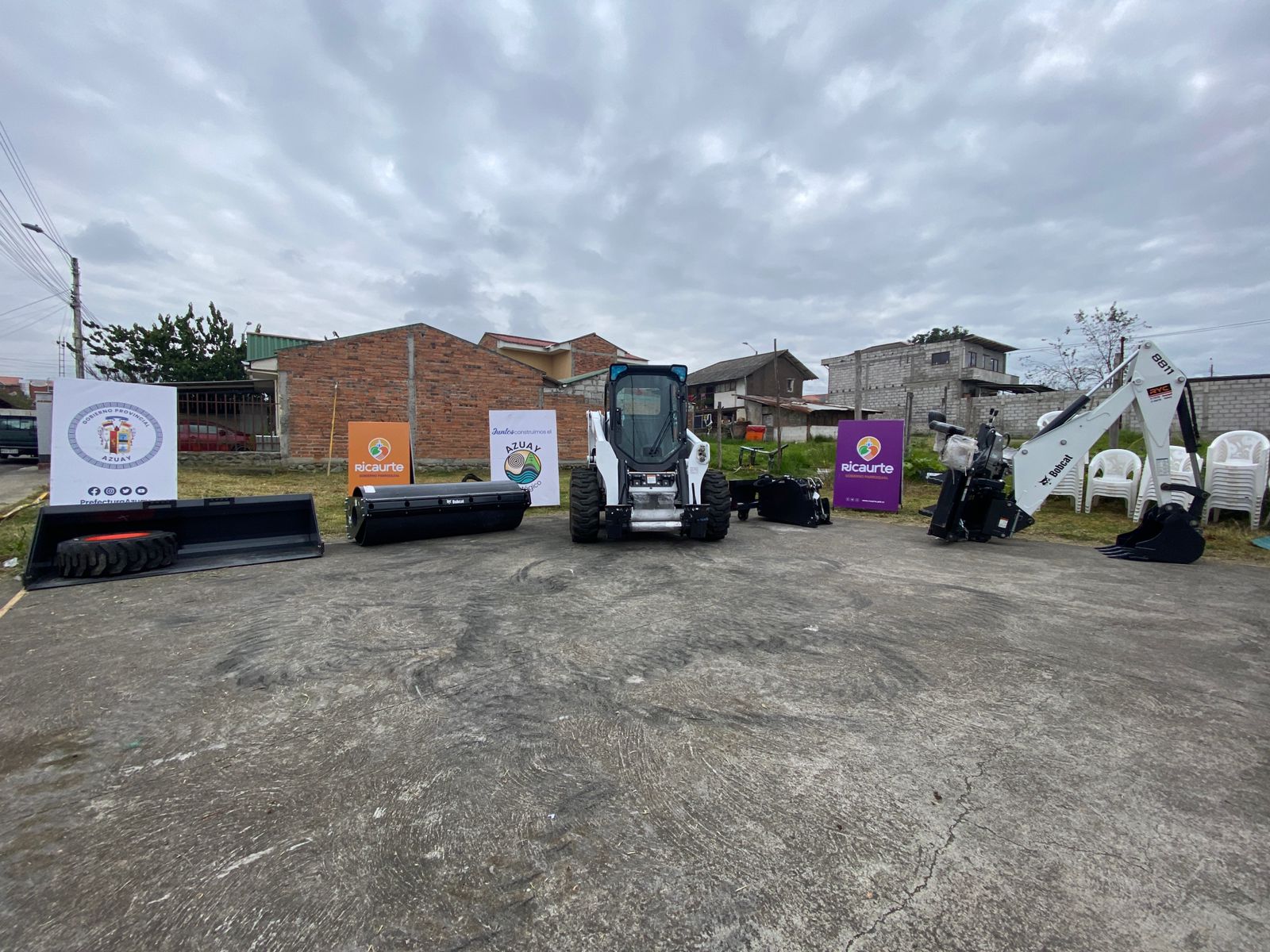 GOBIERNO PROVINCIAL DEL AZUAY FORTALECE LA VIALIDAD DE RICAURTE