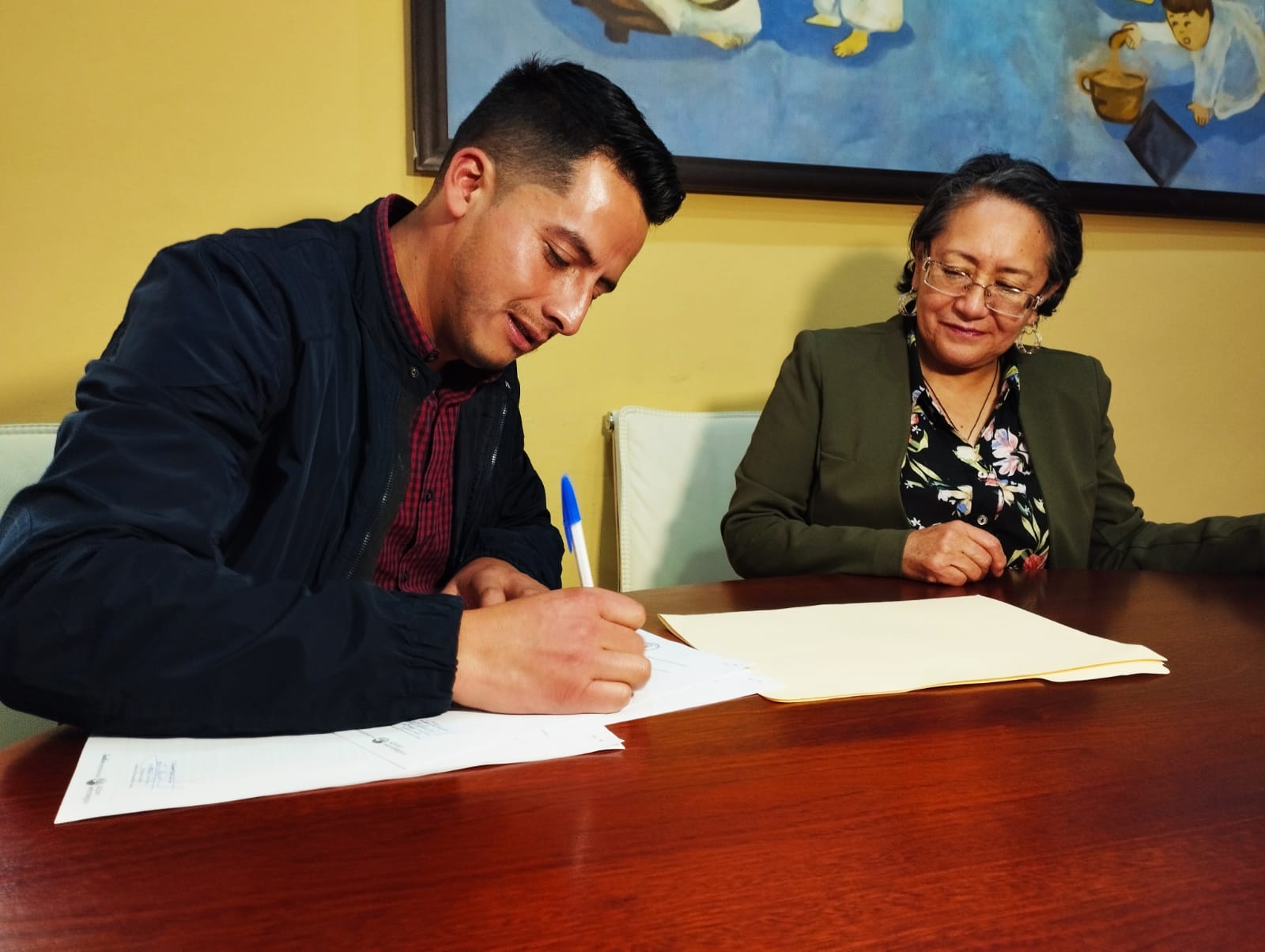 Prefecta Cecilia Méndez firmó convenio para  el mejoramiento vial de la parroquia Güel