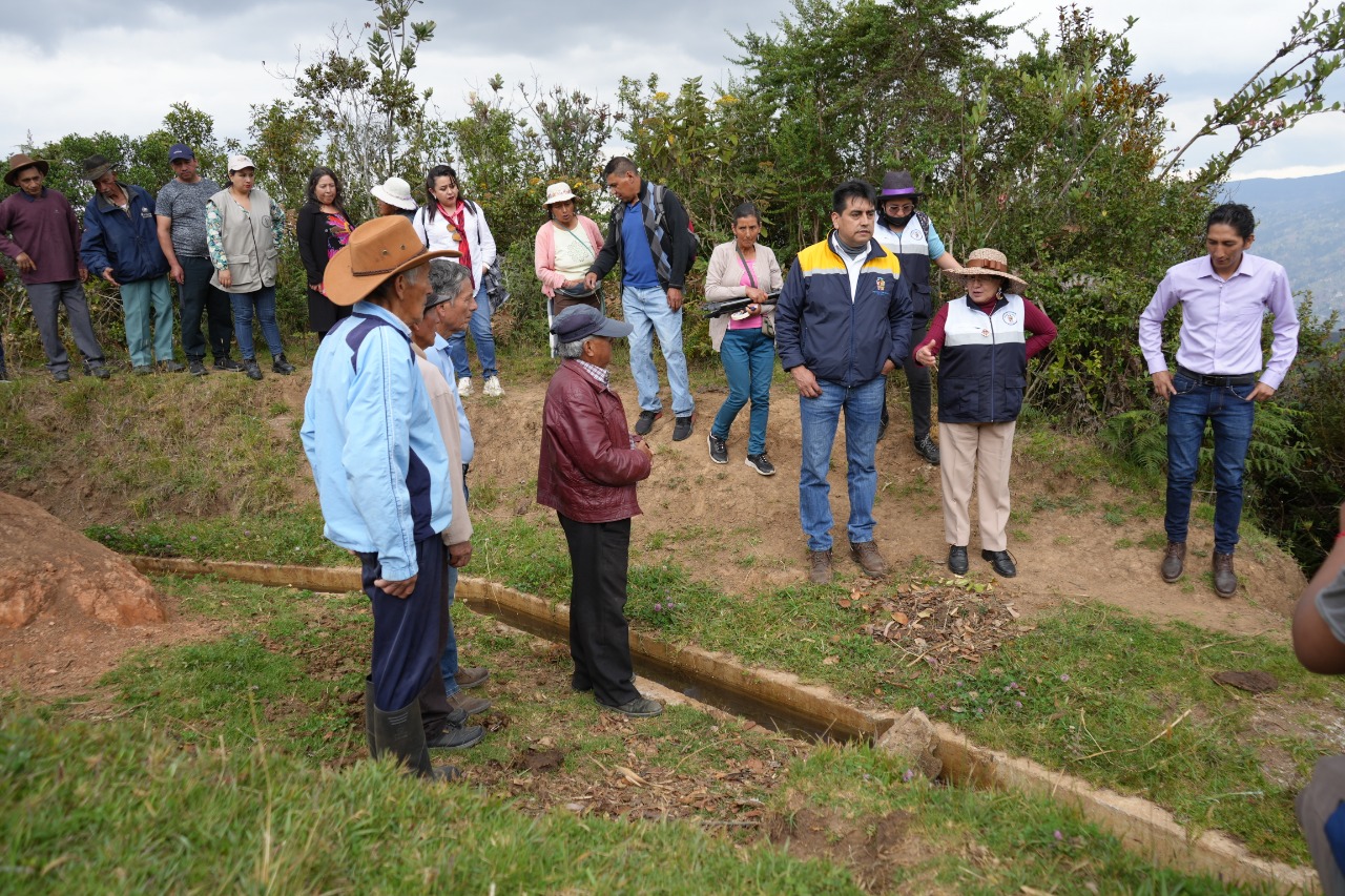 El Gobierno Provincial del Azuay entregó mejoramiento del sistema de riego Quriquinga