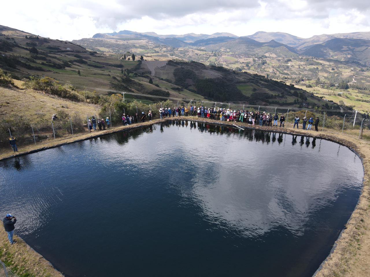 El Gobierno Provincial del Azuay entregó el mejoramiento del sistema de riego Manzanillas