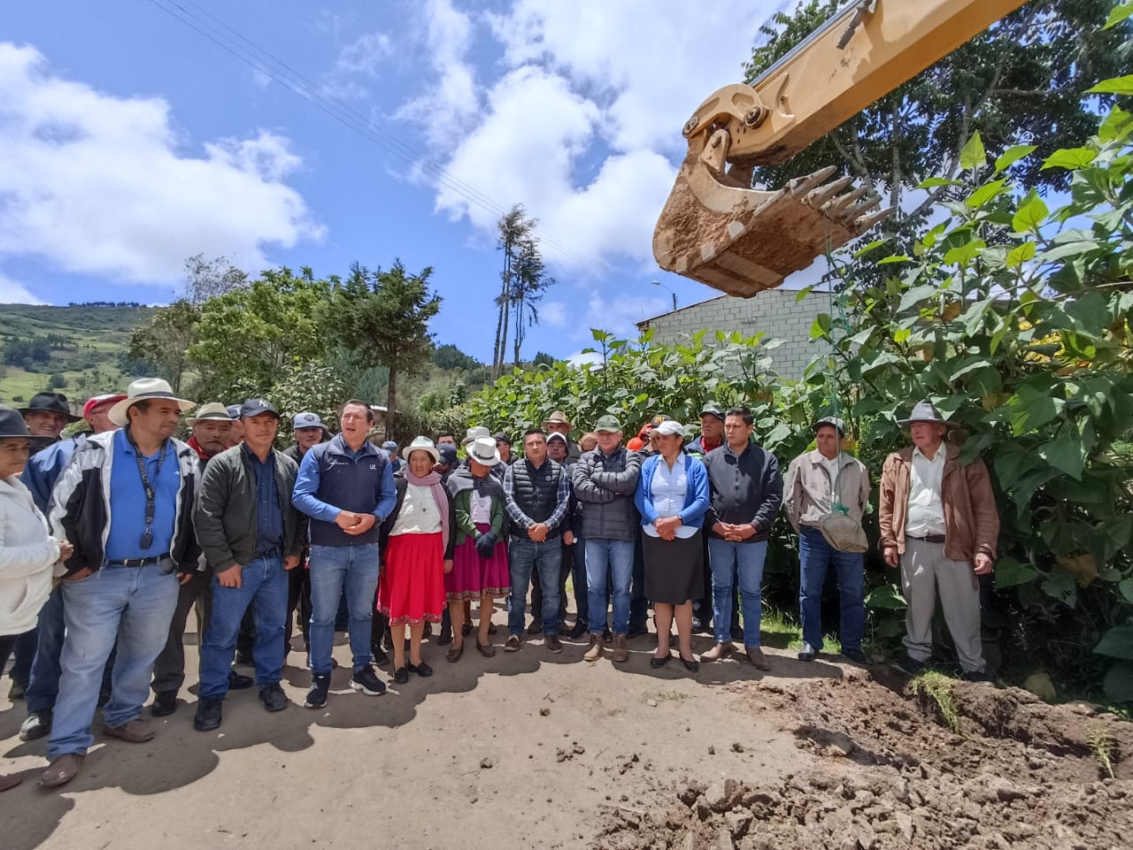 El Gobierno Provincial del Azuay asfaltará la vía San Francisco – Pelincay de Pucará