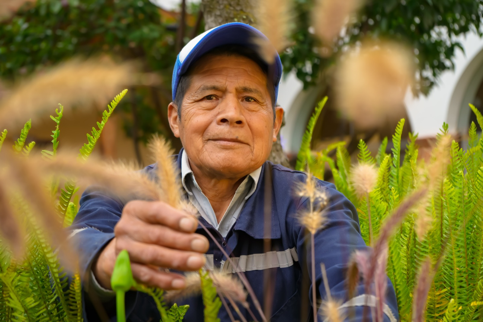 La planta baja de la Casa de la Provincia se mantiene limpia y acogedora gracias a Luis Abel Ordóñez