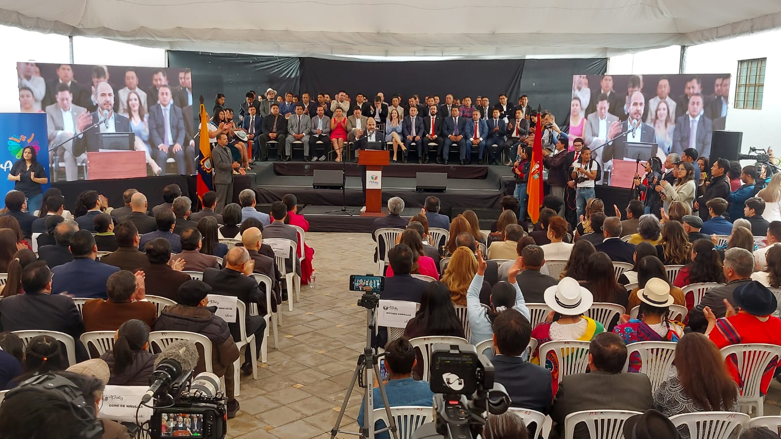 GRAN CONCURRENCIA EN LA POSESIÓN DEL PREFECTO JOTA LLORET