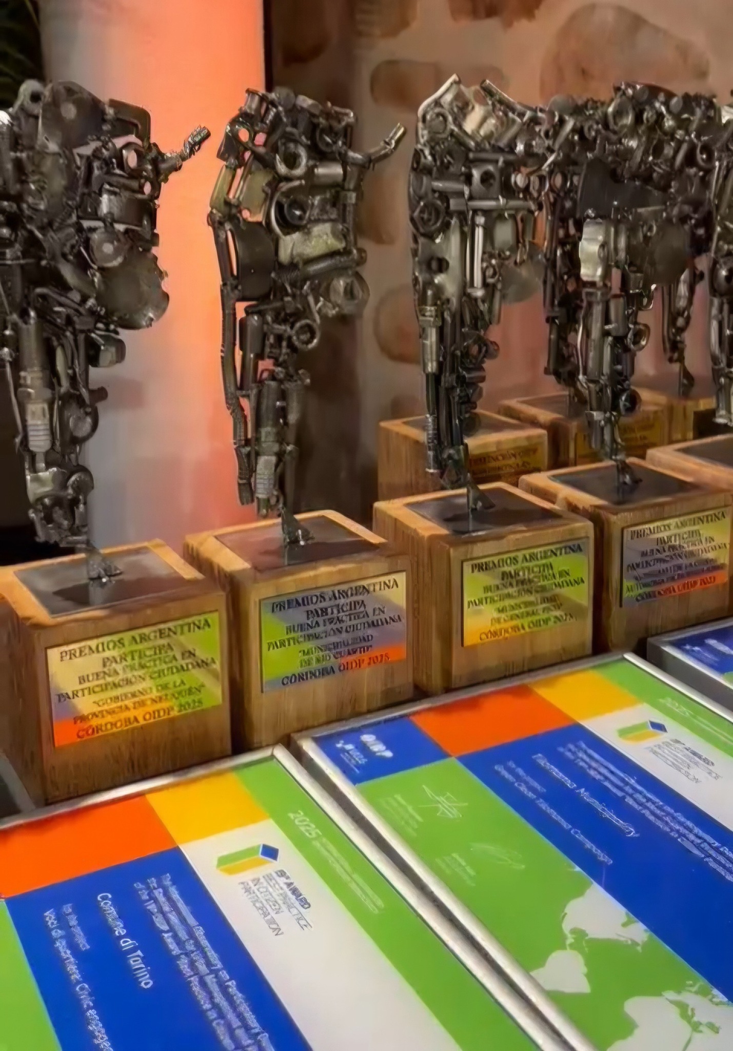 La Prefectura del Azuay recibe el reconocimiento internacional «Transición Ecológica y Medio Ambiente” por la restauración de los humedales