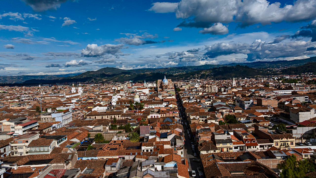 Cerca de 300 mil personas se movilizaron por el Azuay durante el feriado